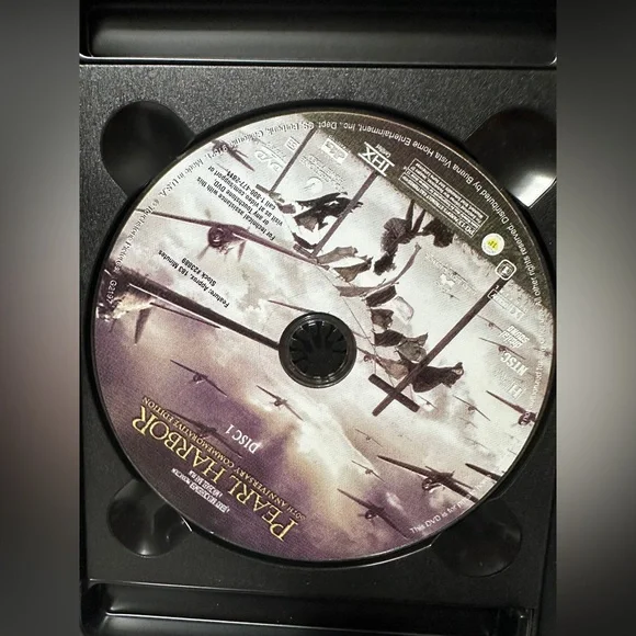 Experience the Epic Tale of Courage and Sacrifice with Pearl Harbor Movie - Picture 4 of 4